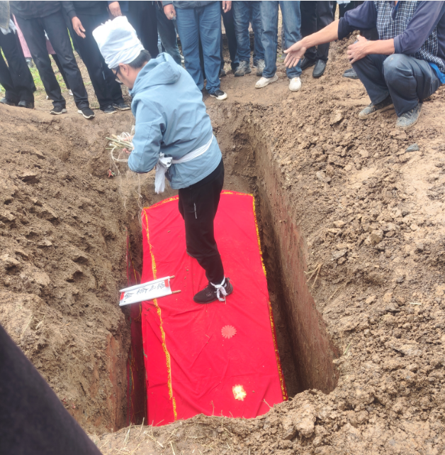 一场丧事背后的家族性格图谱 - 第4张图片